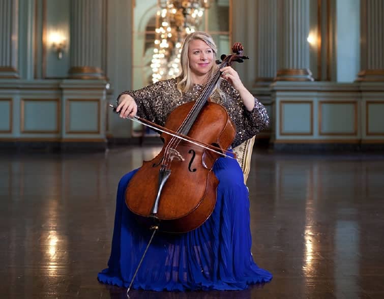 Jennifer Kloetzel with cello